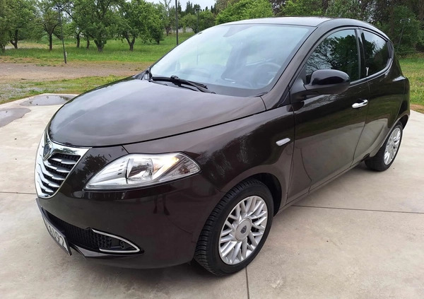 Lancia Ypsilon cena 24900 przebieg: 169300, rok produkcji 2014 z Dzierżoniów małe 379